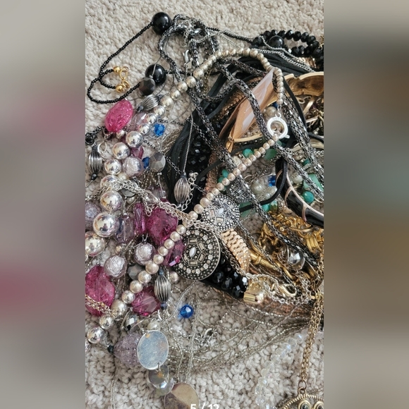 Mystery Costume Jewelry Bag 2.7 pounds - Picture 3 of 12